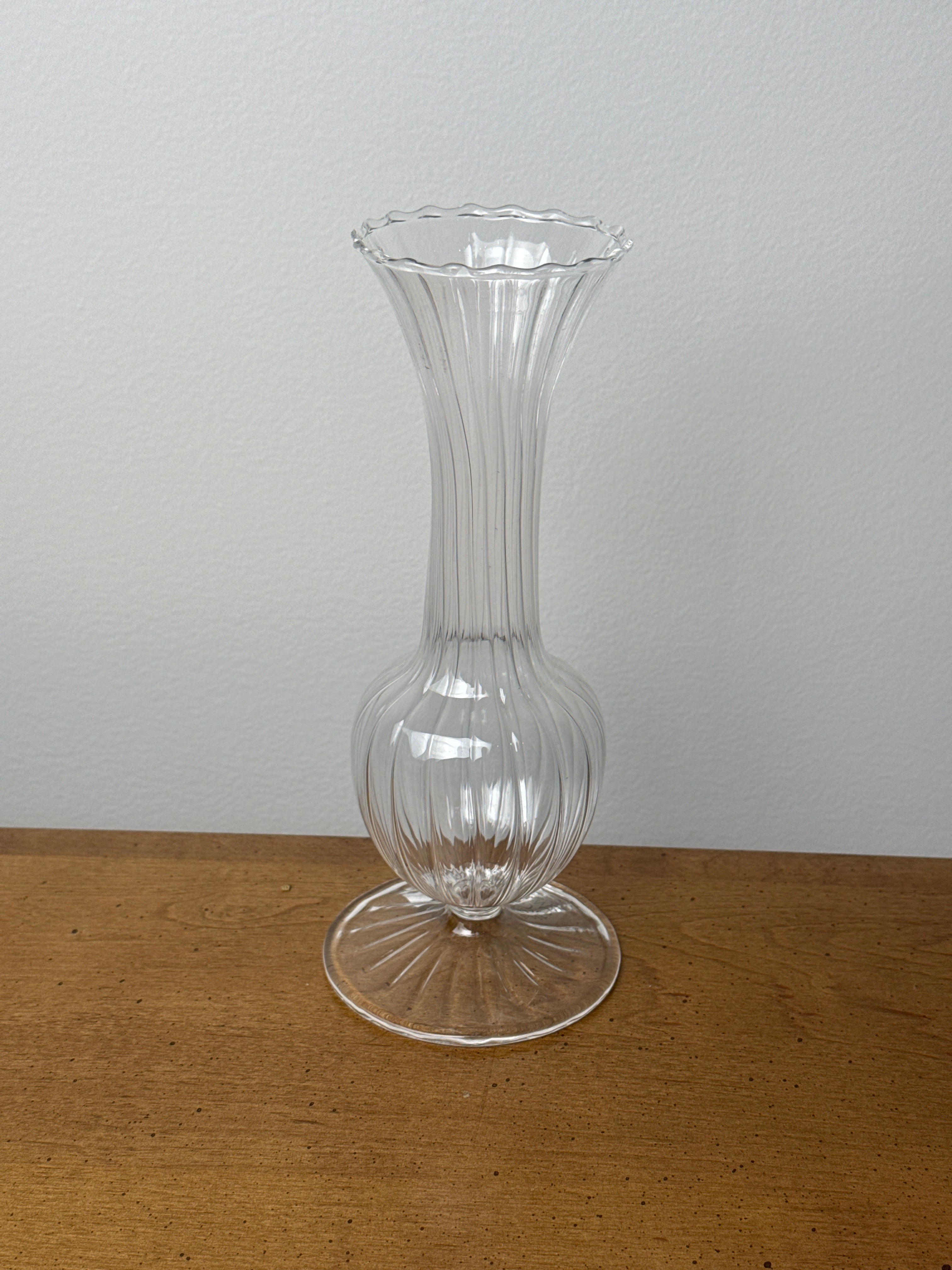 8.25 Inch Glass Budvase