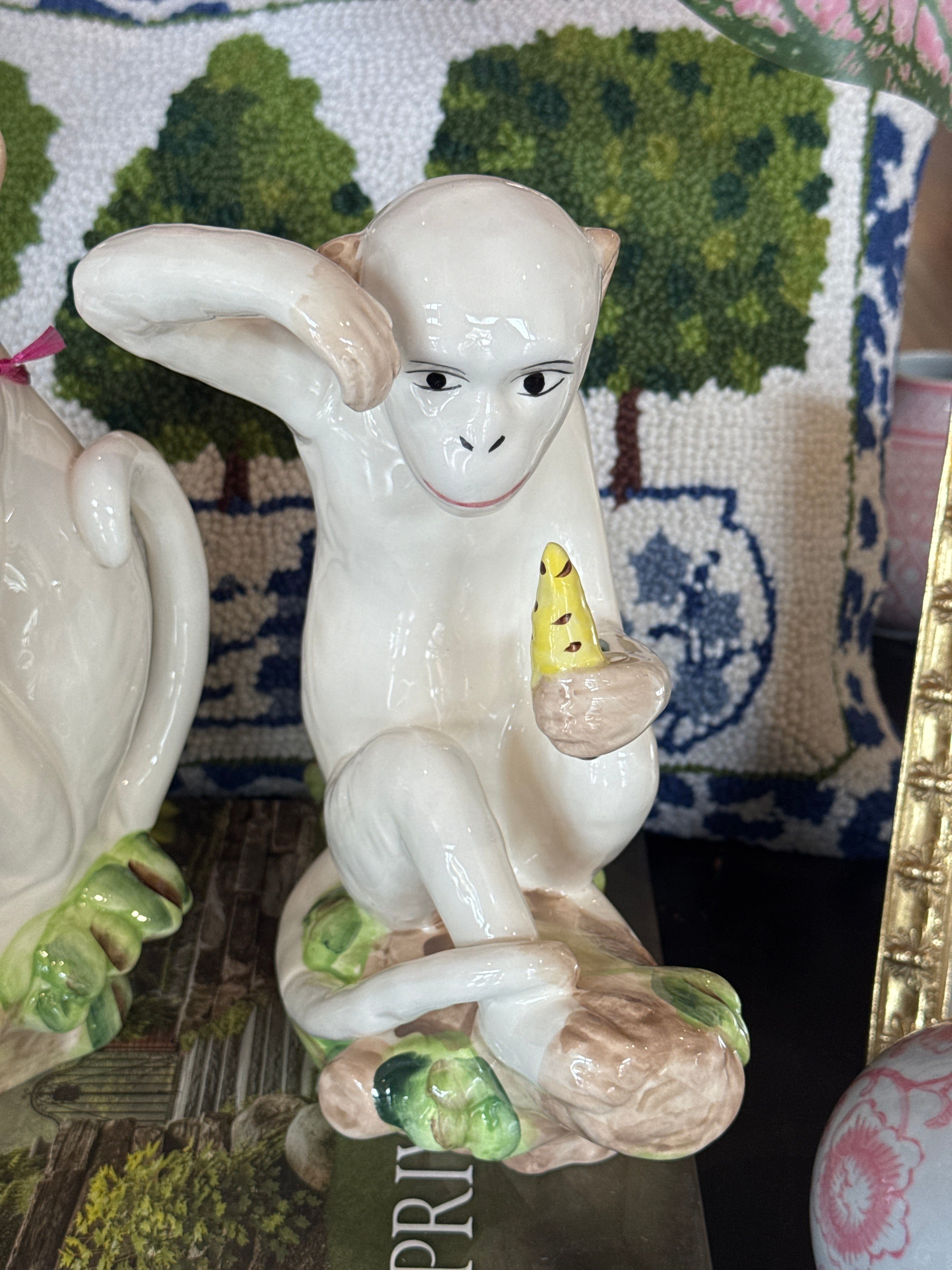 Monkey (Arm Up)